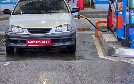 Toyota Avensis III рестайлинг, 1999 год, 240 000 рублей, 29 фотография
