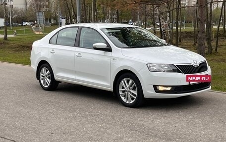 Skoda Rapid I, 2018 год, 1 550 000 рублей, 6 фотография