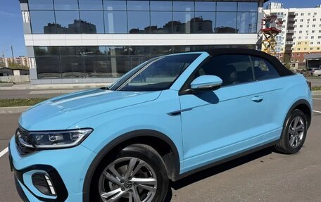 Volkswagen T-Roc I, 2022 год, 2 742 000 рублей, 2 фотография
