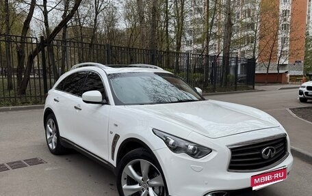 Infiniti QX70, 2014 год, 2 970 000 рублей, 1 фотография