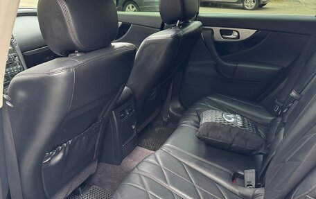 Infiniti QX70, 2014 год, 2 970 000 рублей, 9 фотография