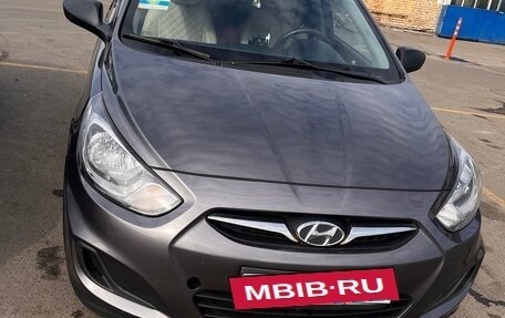Hyundai Solaris II рестайлинг, 2014 год, 1 050 000 рублей, 2 фотография