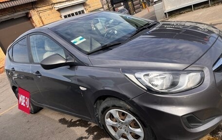 Hyundai Solaris II рестайлинг, 2014 год, 1 050 000 рублей, 5 фотография