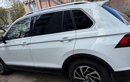 Volkswagen Tiguan II, 2018 год, 2 500 000 рублей, 4 фотография