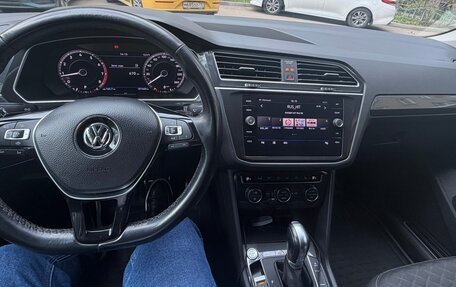 Volkswagen Tiguan II, 2018 год, 2 500 000 рублей, 8 фотография