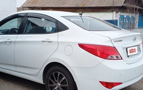 Hyundai Solaris II рестайлинг, 2015 год, 1 050 000 рублей, 16 фотография