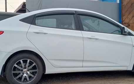 Hyundai Solaris II рестайлинг, 2015 год, 1 050 000 рублей, 12 фотография