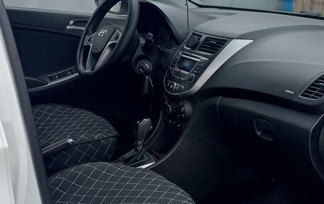 Hyundai Solaris II рестайлинг, 2015 год, 1 050 000 рублей, 11 фотография