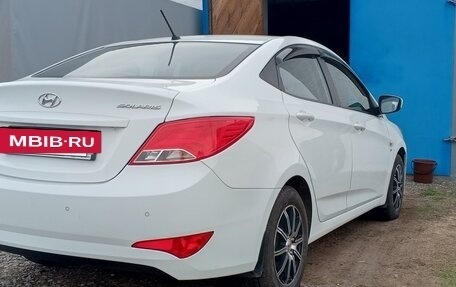 Hyundai Solaris II рестайлинг, 2015 год, 1 050 000 рублей, 13 фотография