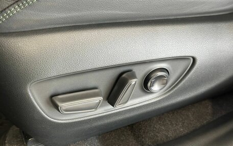 Toyota RAV4, 2024 год, 3 997 000 рублей, 12 фотография