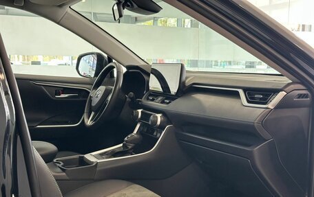 Toyota RAV4, 2024 год, 3 997 000 рублей, 8 фотография