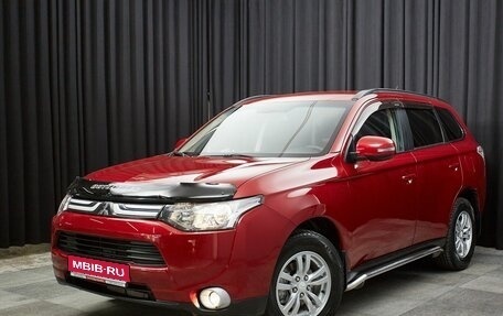 Mitsubishi Outlander III рестайлинг 3, 2013 год, 1 490 000 рублей, 1 фотография