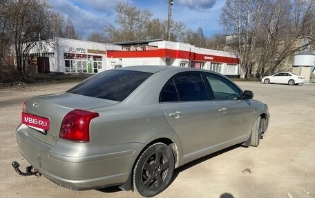 Toyota Avensis III рестайлинг, 2004 год, 600 000 рублей, 3 фотография