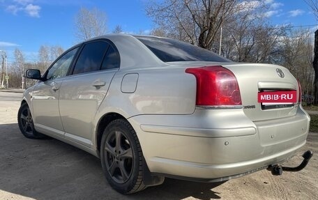 Toyota Avensis III рестайлинг, 2004 год, 600 000 рублей, 5 фотография