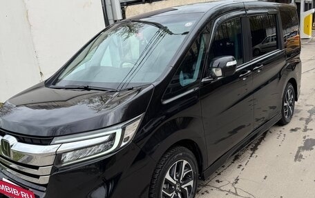 Honda Stepwgn IV, 2019 год, 2 400 000 рублей, 2 фотография
