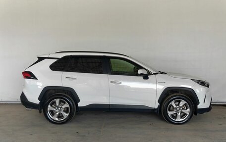 Toyota RAV4, 2019 год, 3 150 000 рублей, 8 фотография