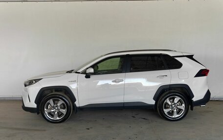 Toyota RAV4, 2019 год, 3 150 000 рублей, 4 фотография