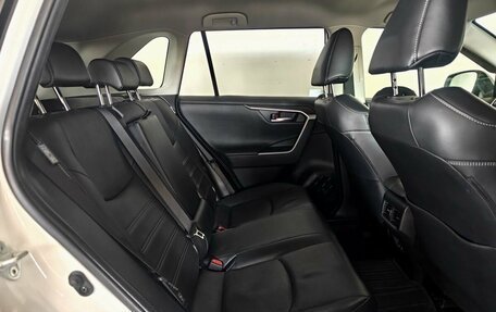 Toyota RAV4, 2019 год, 3 150 000 рублей, 11 фотография