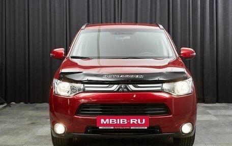 Mitsubishi Outlander III рестайлинг 3, 2013 год, 1 490 000 рублей, 2 фотография