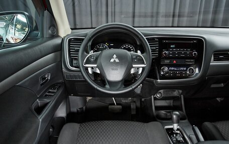 Mitsubishi Outlander III рестайлинг 3, 2013 год, 1 490 000 рублей, 8 фотография