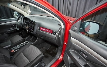 Mitsubishi Outlander III рестайлинг 3, 2013 год, 1 490 000 рублей, 14 фотография