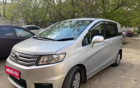 Honda Freed I, 2010 год, 850 000 рублей, 1 фотография