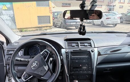Toyota Camry, 2015 год, 2 000 000 рублей, 14 фотография