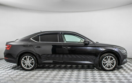 Skoda Superb III рестайлинг, 2018 год, 2 515 000 рублей, 4 фотография