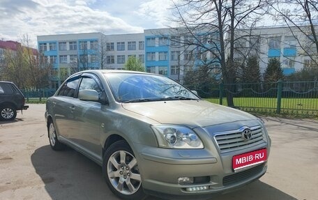 Toyota Avensis III рестайлинг, 2004 год, 715 000 рублей, 1 фотография