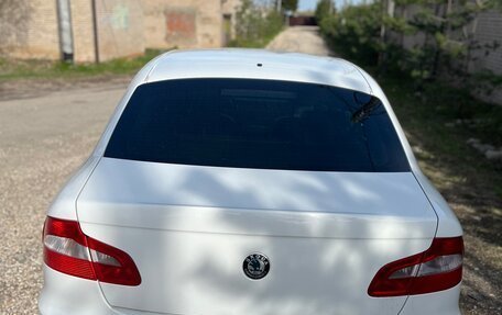Skoda Superb III рестайлинг, 2013 год, 940 000 рублей, 2 фотография