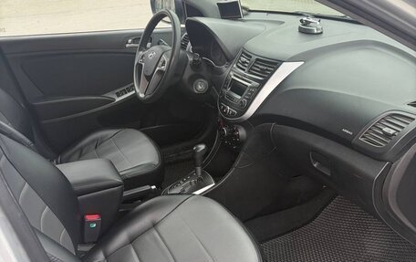 Hyundai Solaris II рестайлинг, 2015 год, 830 000 рублей, 16 фотография