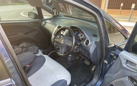 Mitsubishi Colt VI рестайлинг, 2003 год, 250 000 рублей, 17 фотография