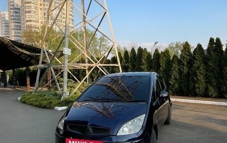 Mitsubishi Colt VI рестайлинг, 2003 год, 250 000 рублей, 12 фотография