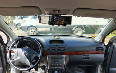 Toyota Avensis III рестайлинг, 2004 год, 715 000 рублей, 11 фотография