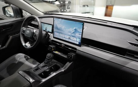 Toyota RAV4, 2026 год, 4 450 000 рублей, 17 фотография