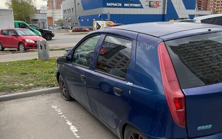 Fiat Punto III Punto Evo рестайлинг, 2000 год, 85 000 рублей, 1 фотография