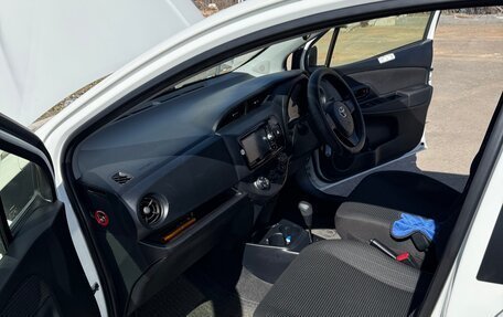 Toyota Vitz, 2019 год, 900 000 рублей, 8 фотография