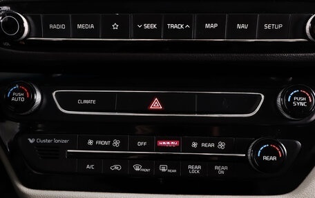 KIA Carnival III, 2017 год, 2 519 000 рублей, 22 фотография