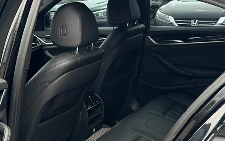 BMW 5 серия, 2019 год, 2 300 000 рублей, 18 фотография