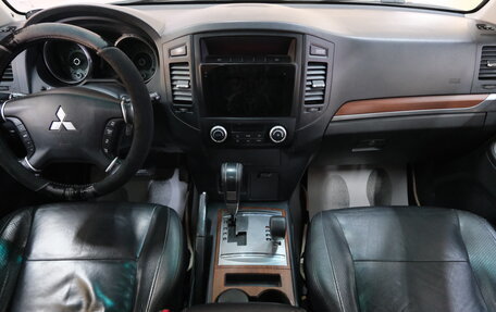 Mitsubishi Pajero IV, 2007 год, 1 849 000 рублей, 15 фотография