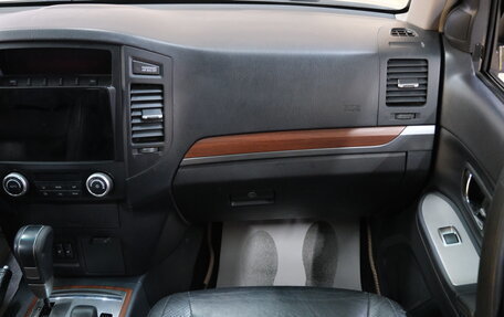 Mitsubishi Pajero IV, 2007 год, 1 849 000 рублей, 19 фотография