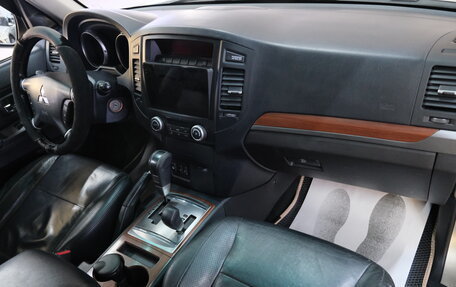 Mitsubishi Pajero IV, 2007 год, 1 849 000 рублей, 20 фотография