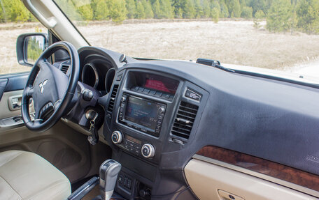 Mitsubishi Pajero IV, 2014 год, 2 500 000 рублей, 25 фотография