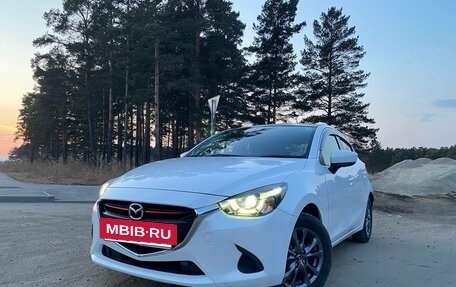 Mazda Demio IV, 2017 год, 1 050 000 рублей, 10 фотография