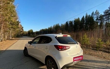 Mazda Demio IV, 2017 год, 1 050 000 рублей, 4 фотография