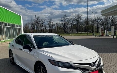 Toyota Camry, 2021 год, 3 000 000 рублей, 4 фотография