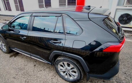 Toyota RAV4, 2021 год, 3 530 000 рублей, 9 фотография