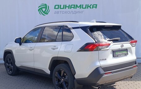 Toyota RAV4, 2021 год, 3 390 000 рублей, 7 фотография