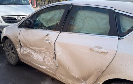 Opel Astra J, 2011 год, 350 000 рублей, 7 фотография
