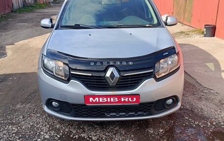 Renault Sandero II рестайлинг, 2014 год, 380 000 рублей, 1 фотография
